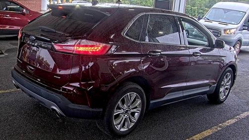 2022 Ford Edge Titanium