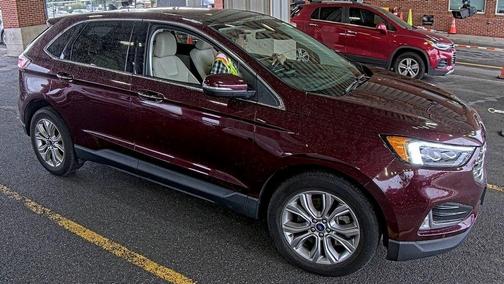 2022 Ford Edge Titanium