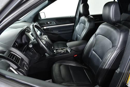 Magnetic Metallic 2018 Ford Explorer XLT