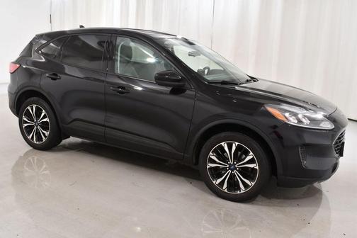 Black Metallic 2022 Ford Escape SE