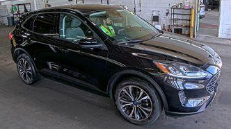 Black Metallic 2022 Ford Escape SE