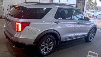 Iconic Silver Metallic 2023 Ford Explorer XLT