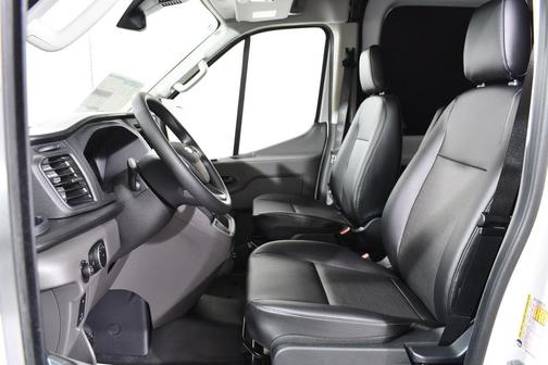 2026 Ford Transit-250 148 WB Medium Roof Cargo