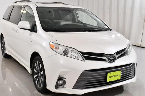 2019 Toyota Sienna XLE