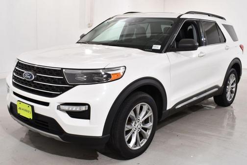 White Metallic 2022 Ford Explorer XLT