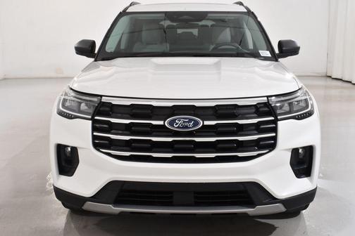 White Metallic 2025 Ford Explorer Active