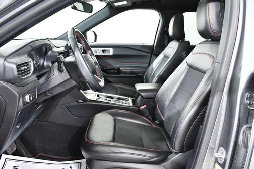 Gray Metallic 2022 Ford Explorer ST-Line