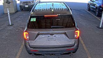 Gray Metallic 2022 Ford Explorer ST-Line