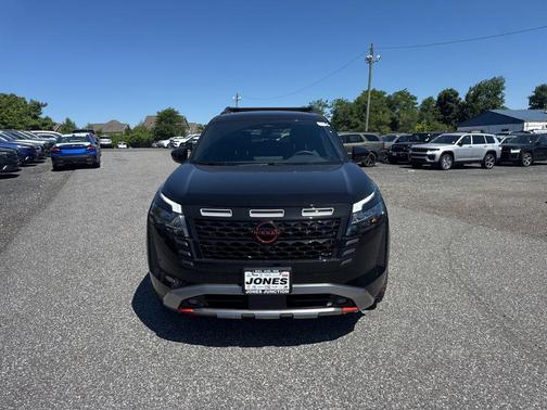 Super Black 2026 Nissan Pathfinder Rock Creek