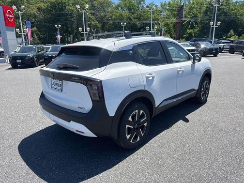 Fresh Powder 2026 Nissan Kicks SV