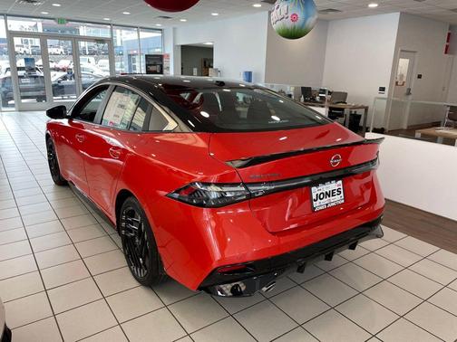 Energetic Ember/Super Black 2026 Nissan Sentra SR
