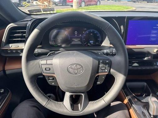 2025 Toyota Crown Signia XLE