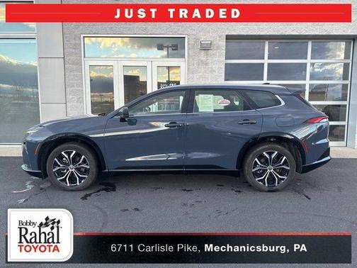 2025 Toyota Crown Signia XLE