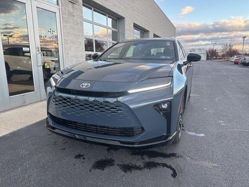 2025 Toyota Crown Signia XLE