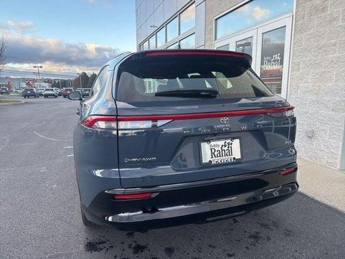 2025 Toyota Crown Signia XLE