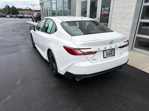 Ice 2025 Toyota Camry SE