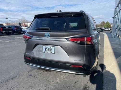 2025 Toyota Sienna Limited