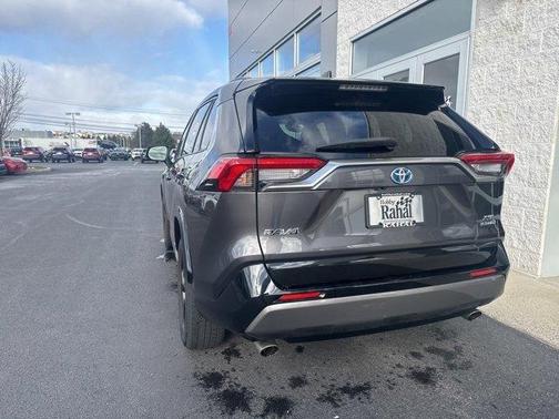 2019 Toyota RAV4 Hybrid SE