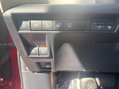 2025 Toyota Sienna Platinum 7 Passenger