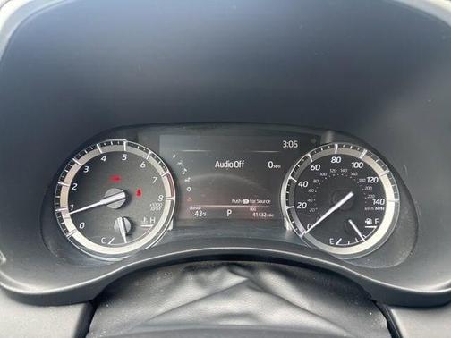 Midnight Black Metallic 2022 Toyota Highlander XLE