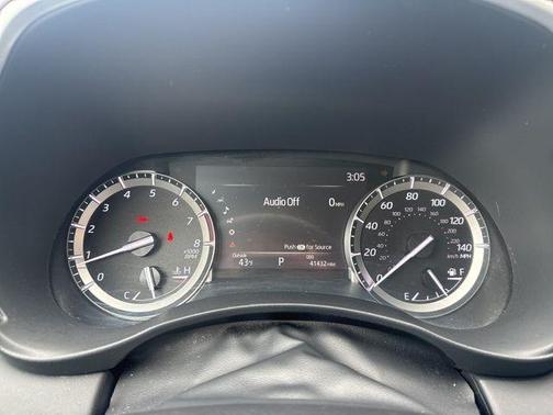 Midnight Black Metallic 2022 Toyota Highlander XLE