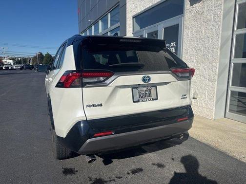 2021 Toyota RAV4 Hybrid SE