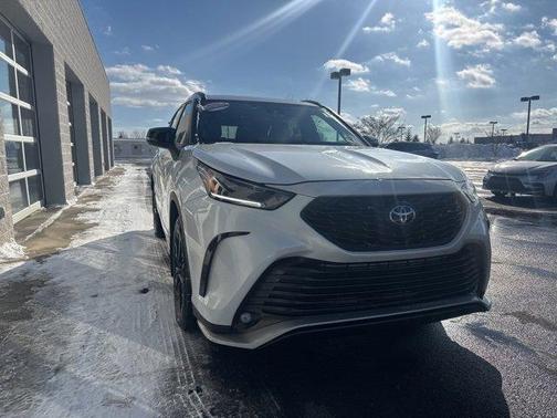 2024 Toyota Highlander XSE