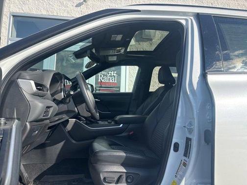 2024 Toyota Highlander XSE