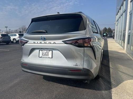 2023 Toyota Sienna XLE