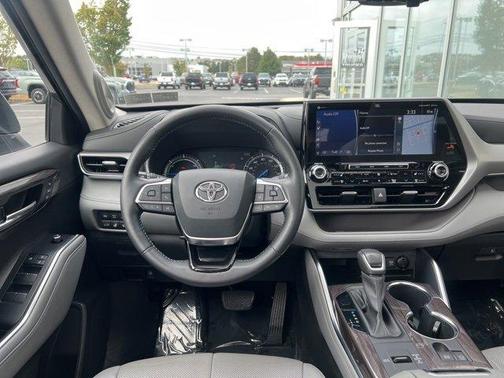 2020 Toyota Highlander Hybrid Platinum