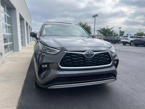2020 Toyota Highlander Hybrid Platinum