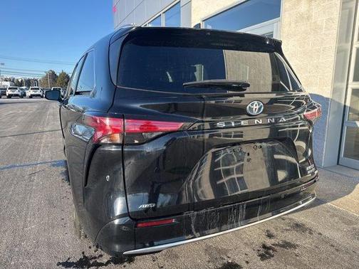 2022 Toyota Sienna Limited