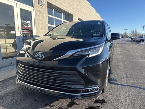 2022 Toyota Sienna Limited