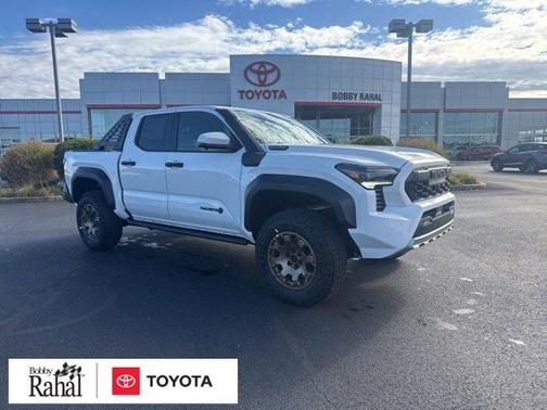 2025 Toyota Tacoma Hybrid Trailhunter