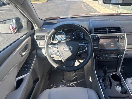 2017 Toyota Camry Hybrid XLE