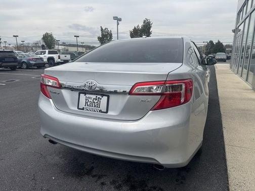 Classic Silver Metallic 2014 Toyota Camry XLE