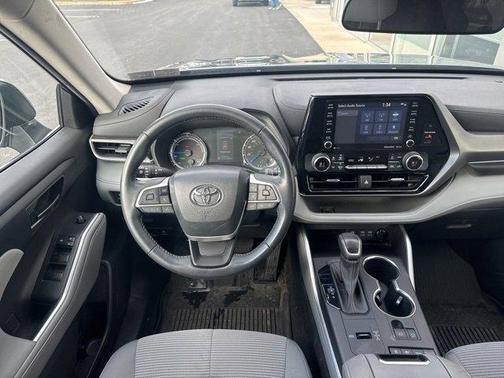 2022 Toyota Highlander Hybrid LE