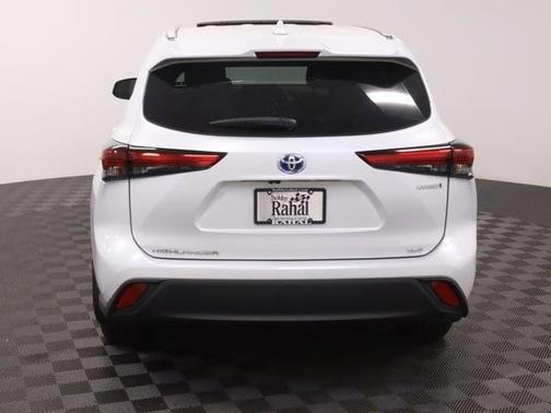 2022 Toyota Highlander Hybrid XLE