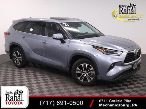 Moon Dust 2021 Toyota Highlander Hybrid XLE