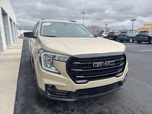Desert Sand Metallic 2023 GMC Terrain SLT