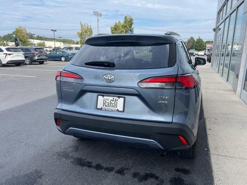 2024 Toyota Corolla Cross XLE