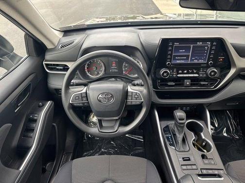 2022 Toyota Highlander L