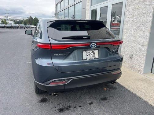 2022 Toyota Venza LE