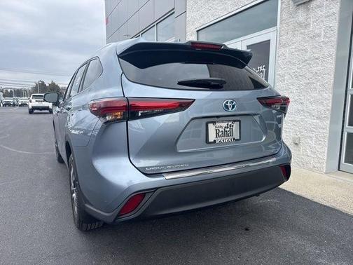 2024 Toyota Highlander Hybrid XLE