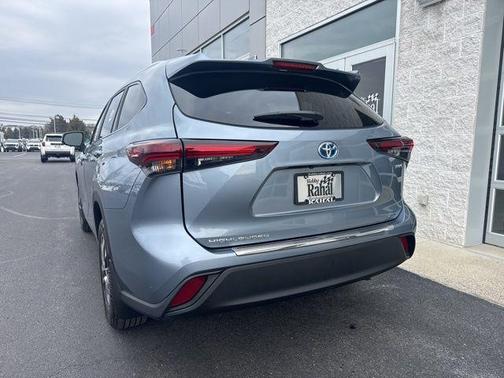 2024 Toyota Highlander Hybrid XLE
