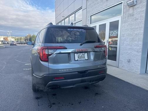2021 GMC Acadia AWD AT4