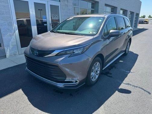 Predawn Gray Mica 2024 Toyota Sienna XLE