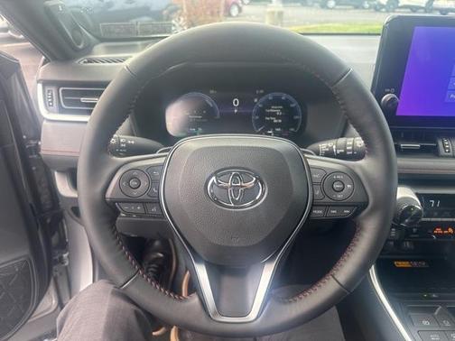 2025 Toyota RAV4 Hybrid SE