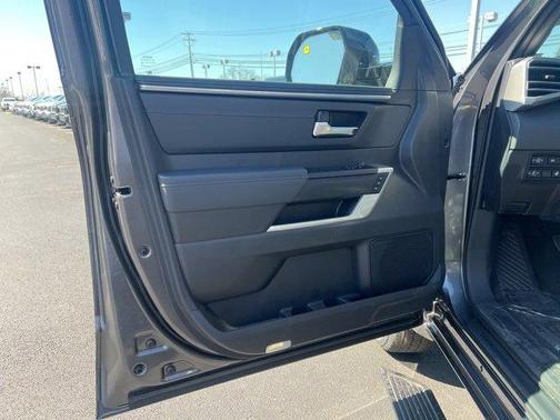 2025 Toyota Tundra Hybrid Platinum