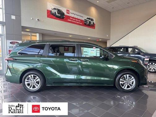 2025 Toyota Sienna XLE